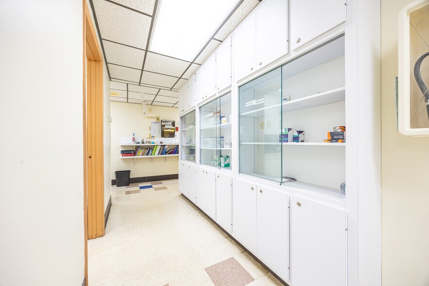 More Photos Of 1226 SW Main Blvd, Lake City Medical For Sale