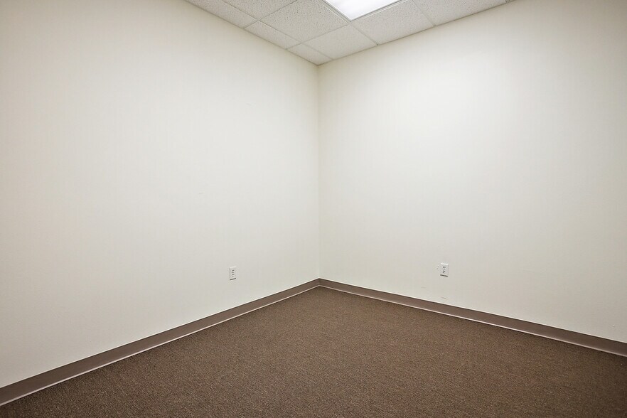 More Photos Of 711 W Main St, Leesburg Medical For Lease