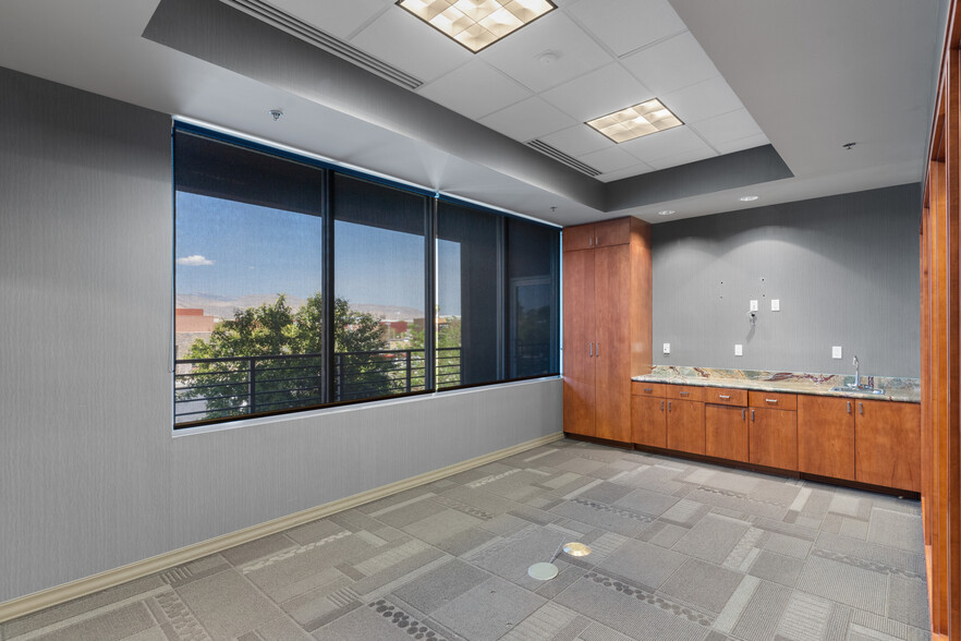 More Photos Of 6960 Smoke Ranch Rd, Las Vegas Medical For Lease