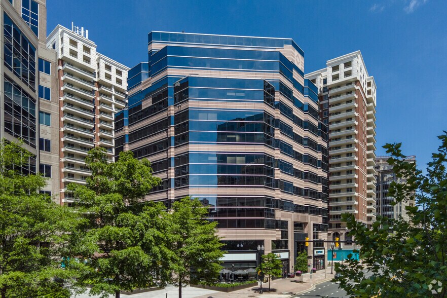 More Photos Of 4121 Wilson Blvd, Arlington Office For Lease