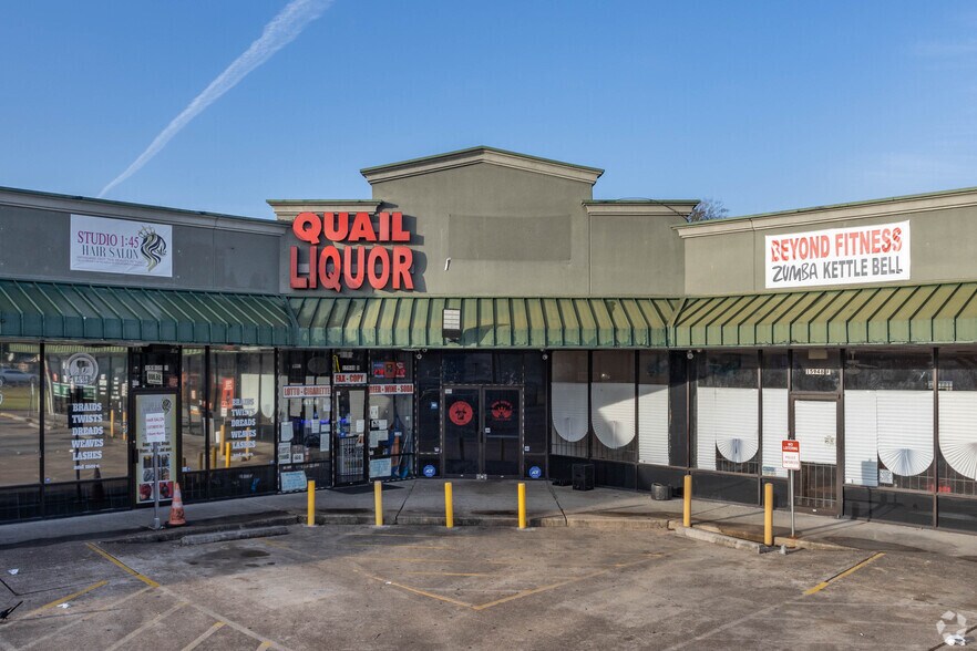 More Photos Of 15948 Post Oak Rd, Houston General Retail For Sale