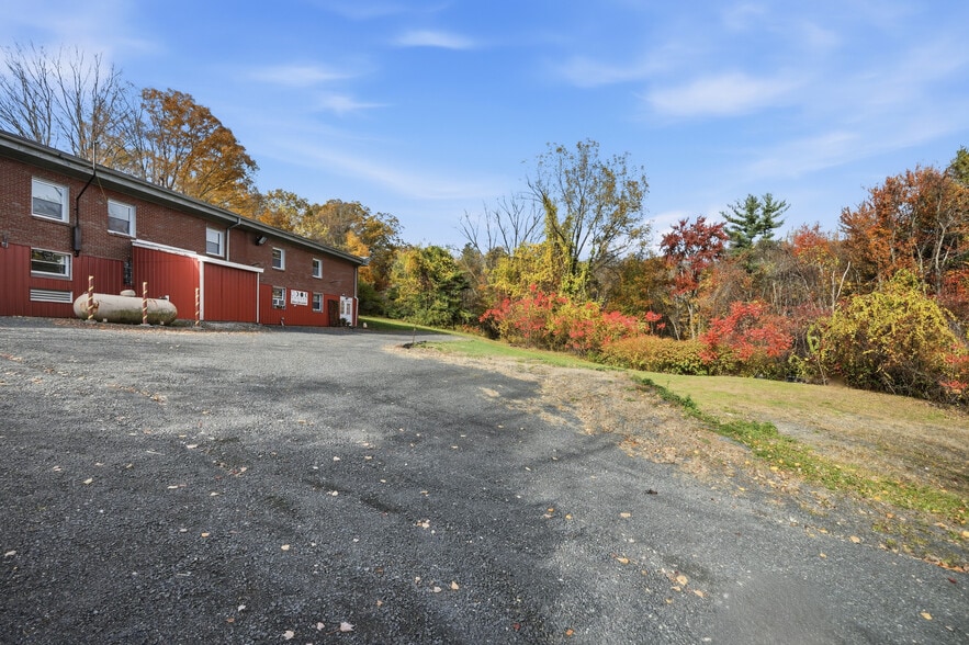 More Photos Of 46 Main Rd, Montgomery General Retail For Sale