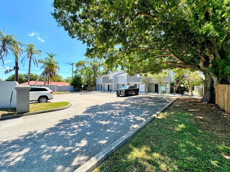 More Photos Of 2740-2748 Proctor Rd, Sarasota Apartments For Sale
