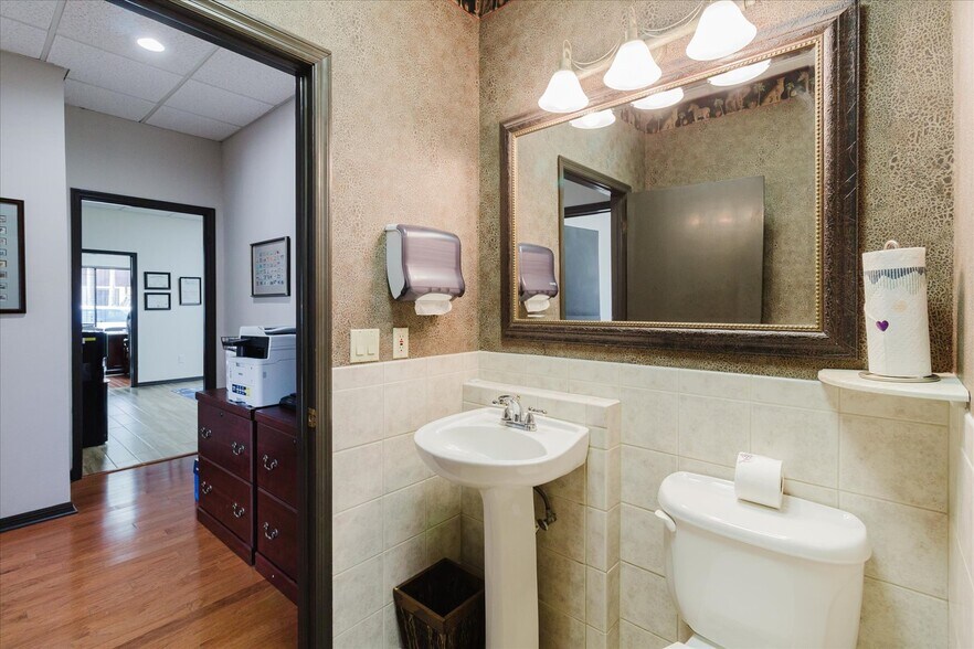 More Photos Of 611 Druid Rd E, Clearwater Office For Sale