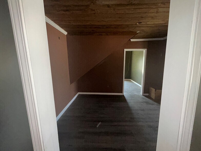 More Photos Of 237 E Main St, Yadkinville Freestanding For Sale