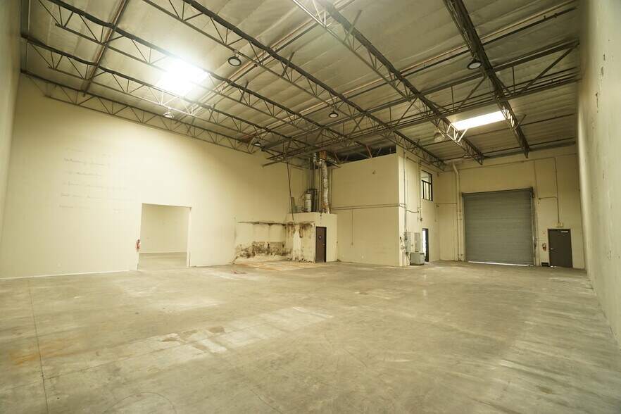 More Photos Of 5055 Walnut Grove Ave, San Gabriel Manufacturing For Lease