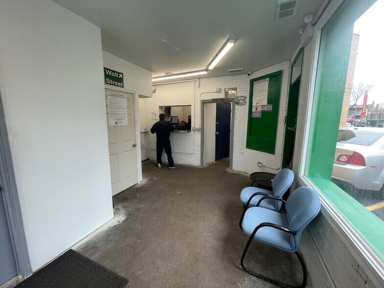 More Photos Of 3800 W Division St, Chicago Auto Salvage Facility For Lease