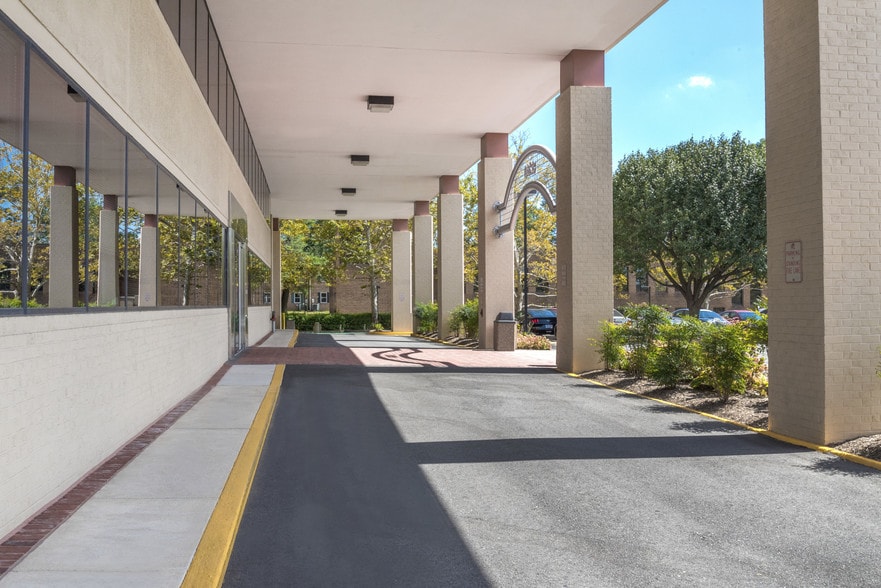 More Photos Of 8230 Old Courthouse Rd, Vienna Office For Lease