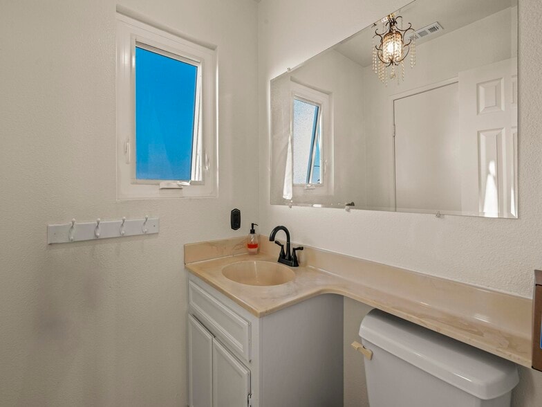 More Photos Of 406 E Ave, Coronado Multifamily For Sale