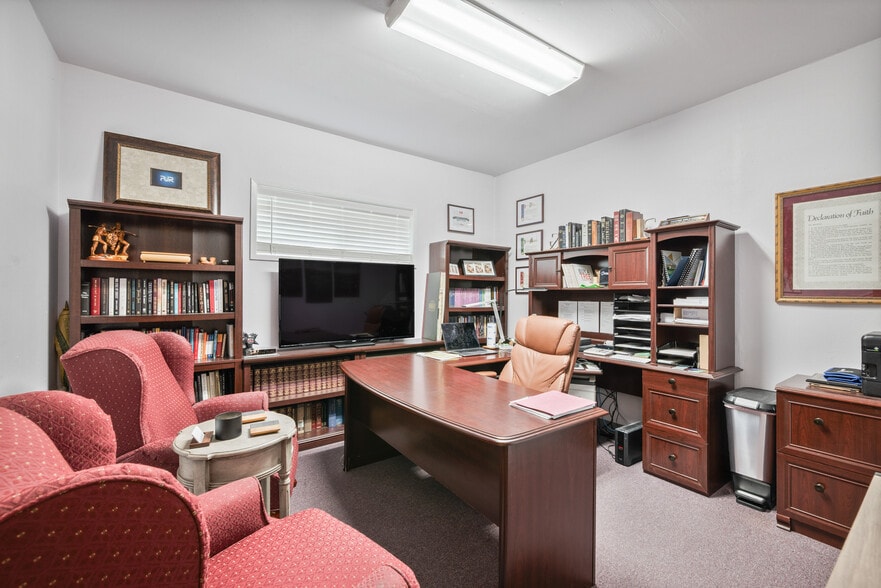 More Photos Of 1435 33rd Ave, Longview Specialty For Sale