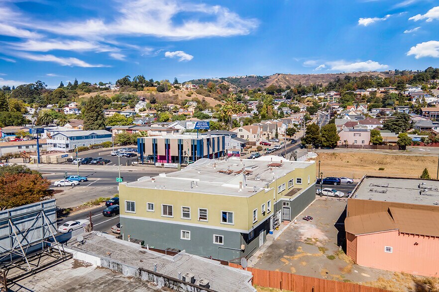 More Photos Of 2764 73rd Ave, Oakland Storefront Retail Residential For Lease