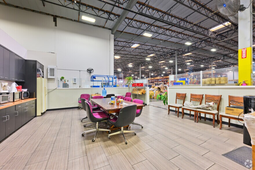 More Photos Of 5388 Arrow Hwy, Montclair Warehouse For Lease