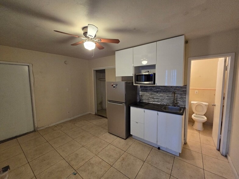 More Photos Of 1100 NE 18th Ct, Fort Lauderdale Apartments For Sale