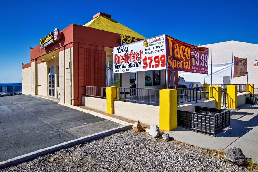 More Photos Of 25 Acoma Blvd N, Lake Havasu City Restaurant For Sale