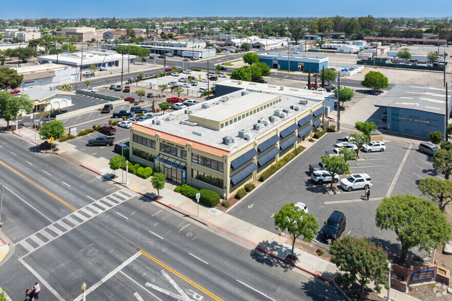 More Photos Of 425 W 7th St, Hanford Office For Sale