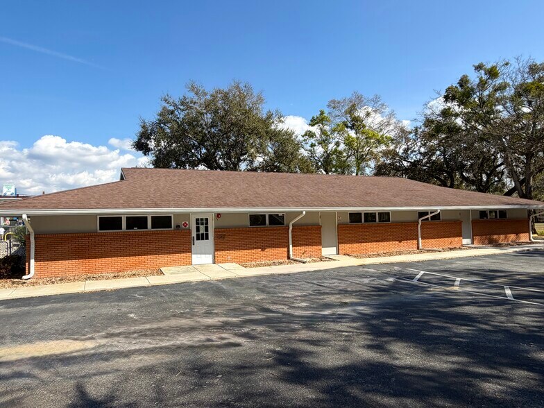 More Photos Of 6610 Embassy Blvd, Port Richey Medical For Lease