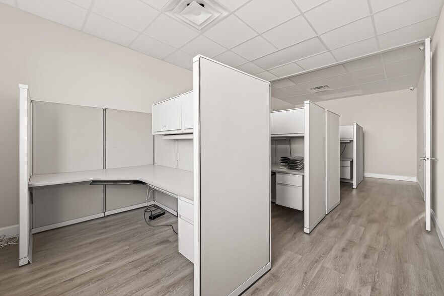 More Photos Of 25145 Star Ln, Katy Office For Sale