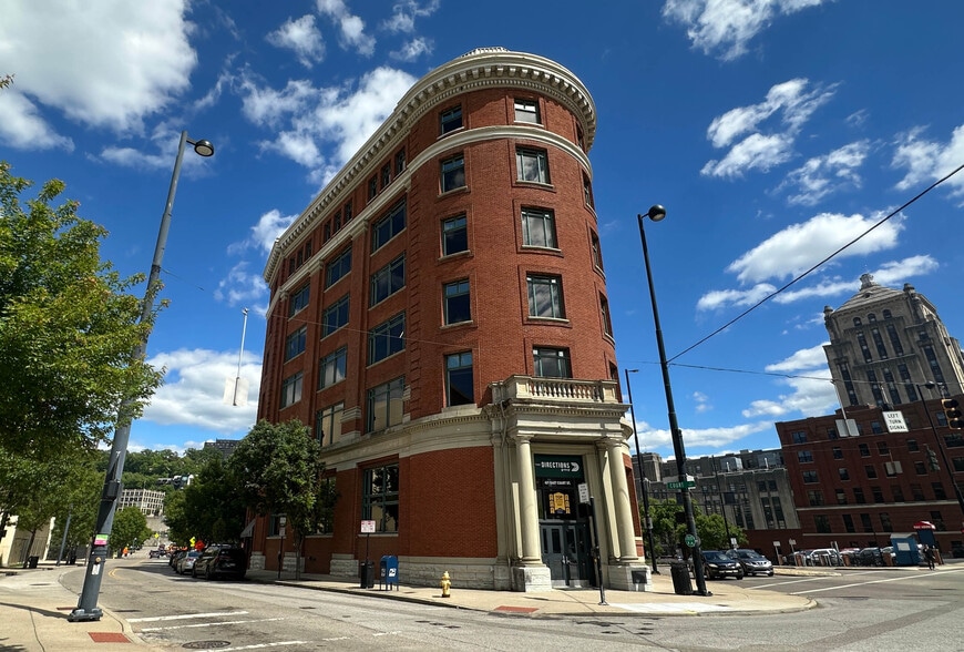 Primary Photo Of 401 E Court St, Cincinnati Office For Lease