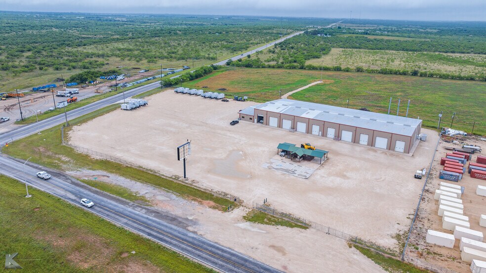 More Photos Of 10027 S Frontage Rd, Clyde Manufacturing For Sale