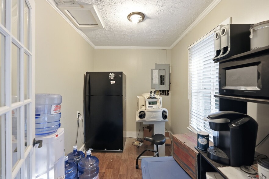 More Photos Of 3365 Thompson Bridge Rd, Gainesville Freestanding For Sale