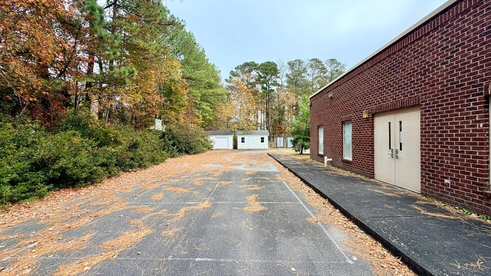 More Photos Of 521 W Grantham Rd, New Bern Specialty For Sale