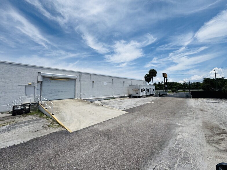 More Photos Of 4700 Walgreen Rd, Jacksonville Unknown For Lease