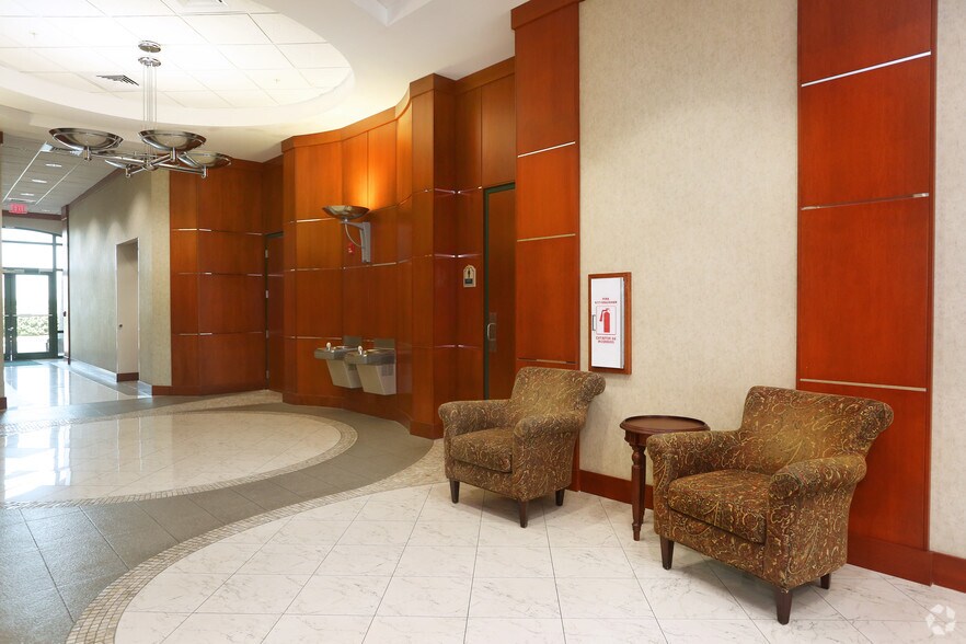 More Photos Of 4114 Woodlands Pky, Palm Harbor Office Residential For Lease