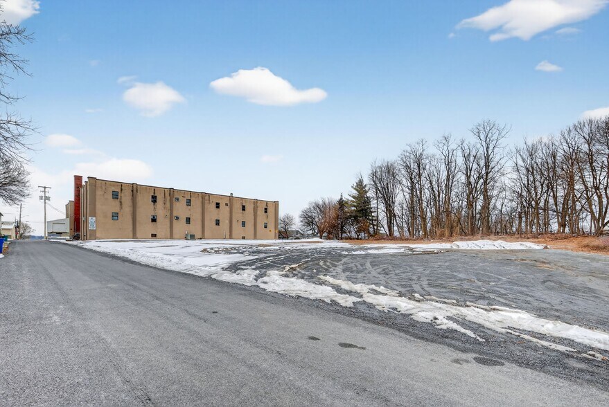 More Photos Of 25 Willow st, Richland Warehouse For Sale