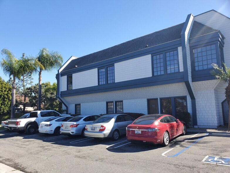 More Photos Of 12777 Valley View St, Garden Grove Medical For Lease