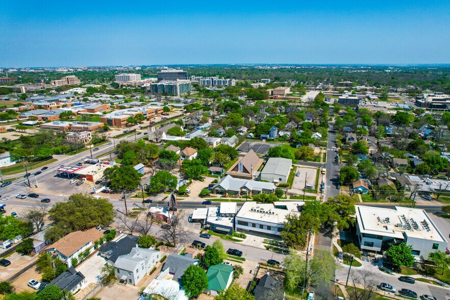 More Photos Of 4408-4412 Medical Pky, Austin Freestanding For Sale