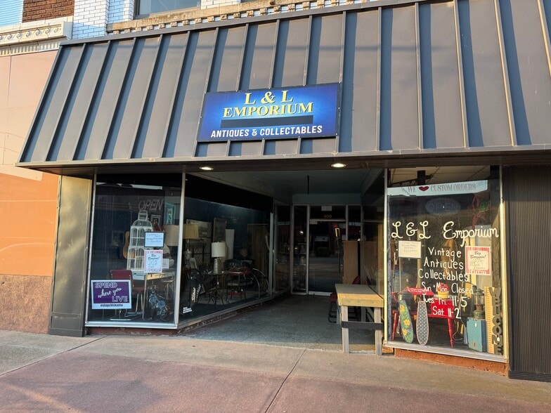 More Photos Of 409-411 W Chickasha Ave, Chickasha Storefront Retail Office For Lease