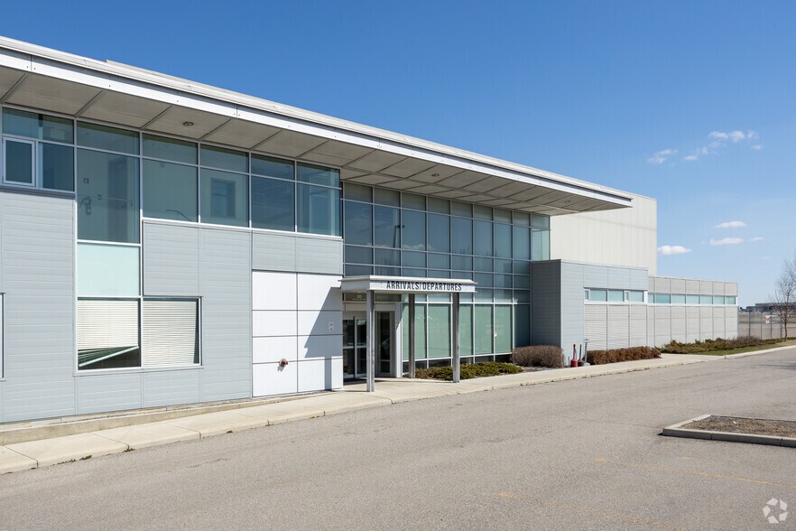 Primary Photo Of 305 Aviation Way NE, Calgary Airplane Hangar For Lease