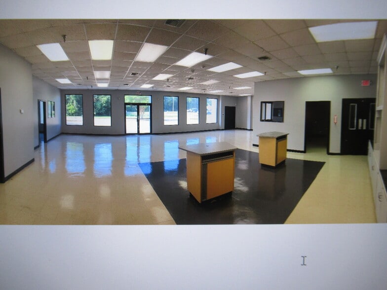 More Photos Of 5669 Eddins Rd, Montgomery Flex For Lease