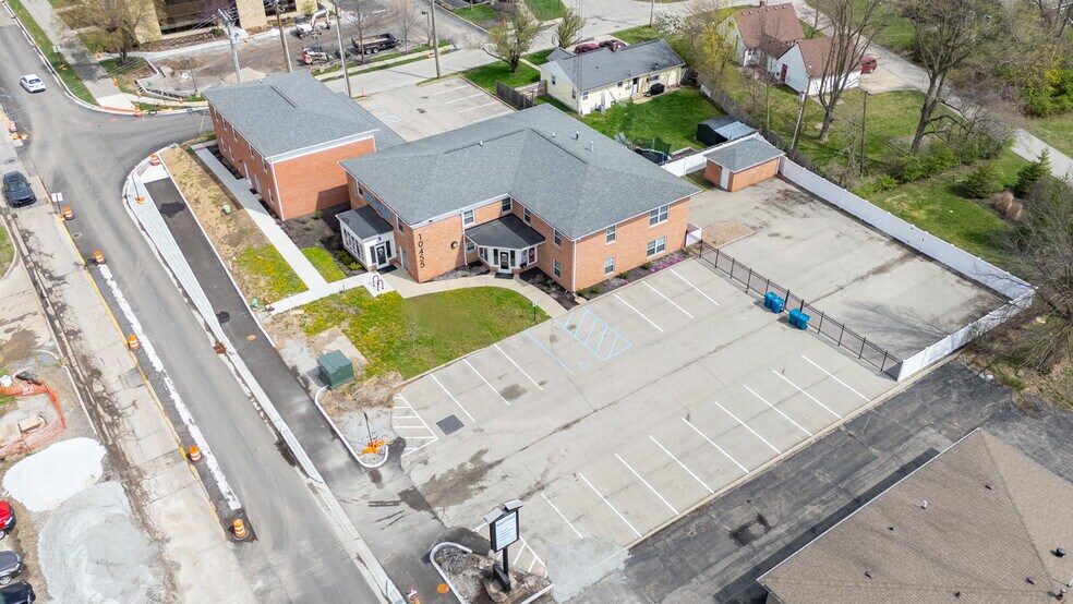 More Photos Of 10455-10499 N College Ave, Carmel Office For Sale