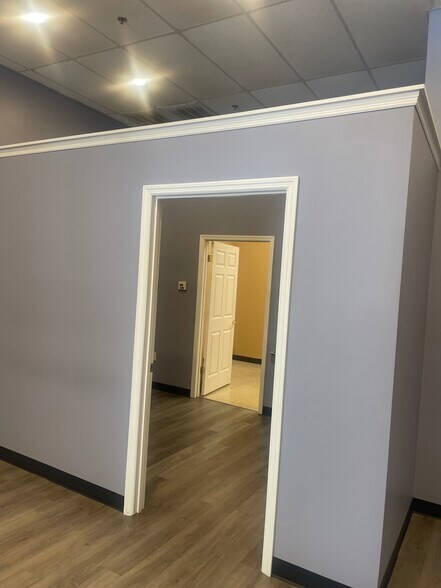 More Photos Of 179 Hancock St, Gallatin Storefront For Lease