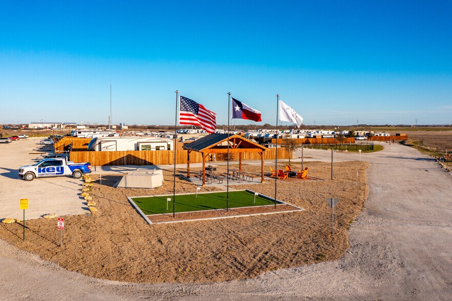 More Photos Of 4706 George Owens Rd, Ponder Trailer Camper Park For Sale