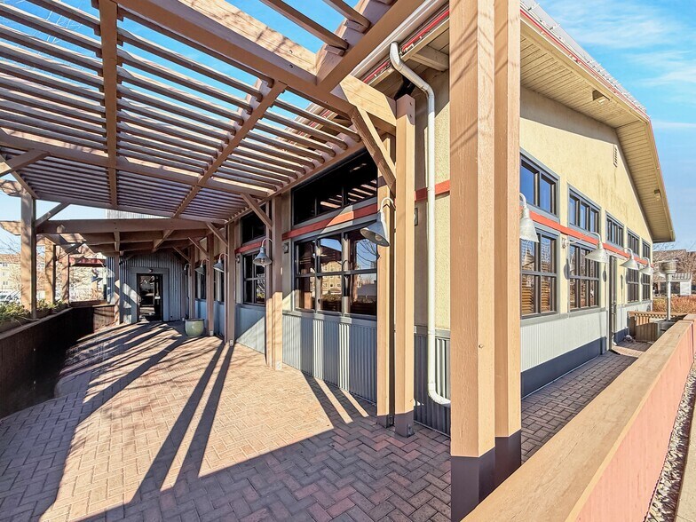More Photos Of 594 NE Bellevue Ct, Bend Restaurant For Sale