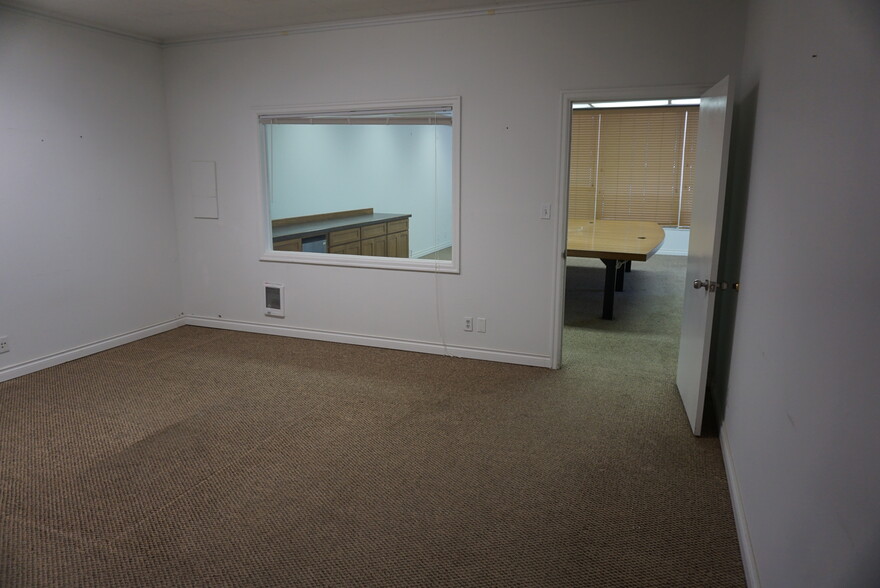 More Photos Of 607 5th St, Prosser General Retail For Sale