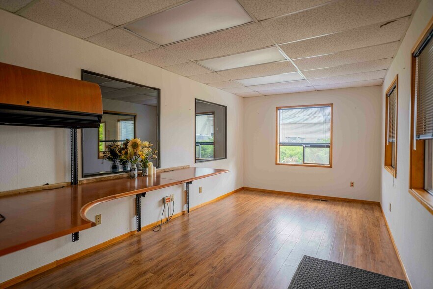 More Photos Of 27630 Llewellyn Rd, Corvallis Distribution For Sale