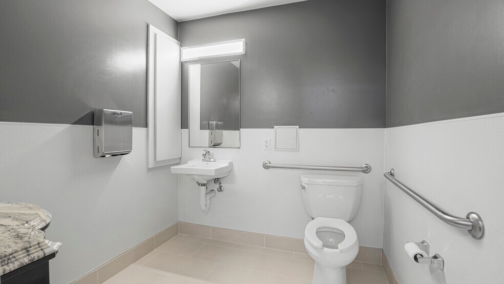 More Photos Of 200 Brannan St, San Francisco Apartments For Sale