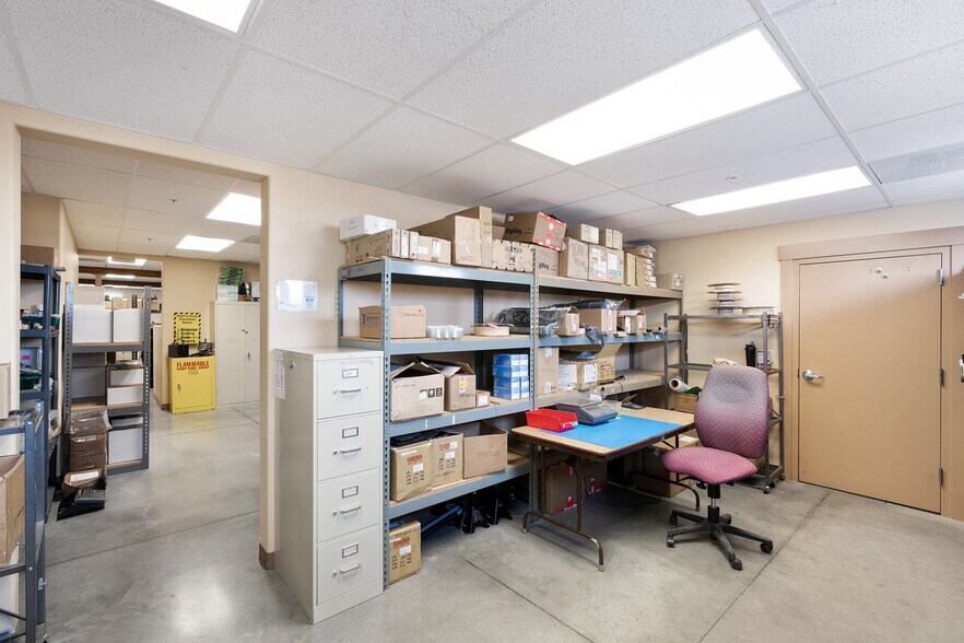 More Photos Of 270 E Sun Ranch Dr, Sisters Industrial For Sale