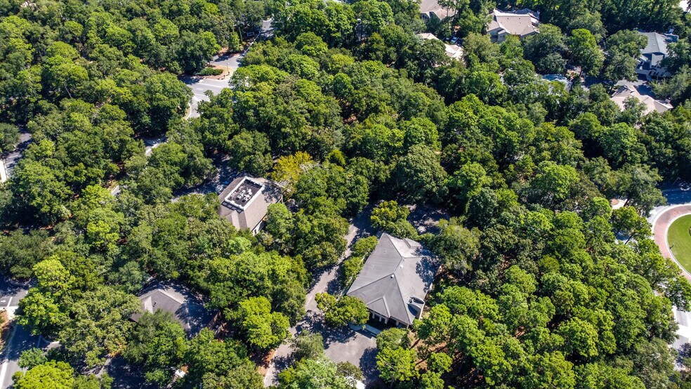 More Photos Of 5 Dunmore Ct, Hilton Head Office Residential For Sale