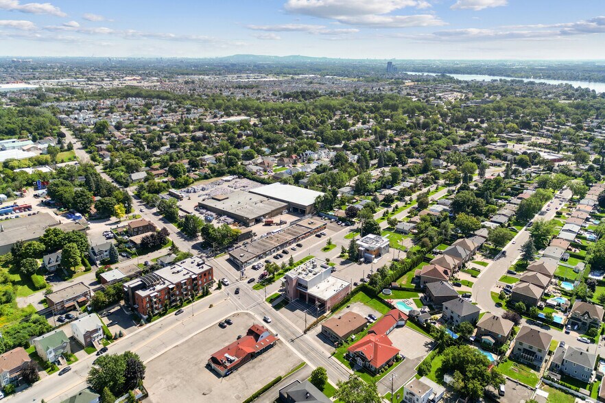 More Photos Of 536 Rue Principale, Laval Freestanding For Sale