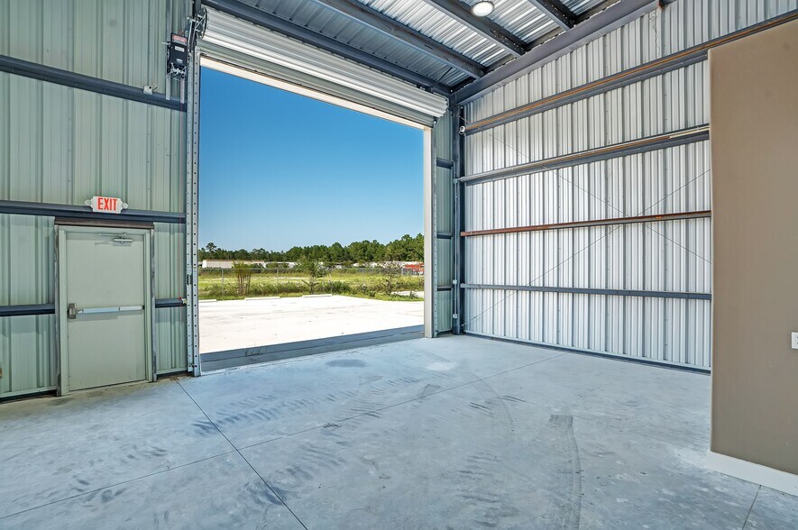More Photos Of 3295 Steel Rail Dr, Bunnell Warehouse For Lease