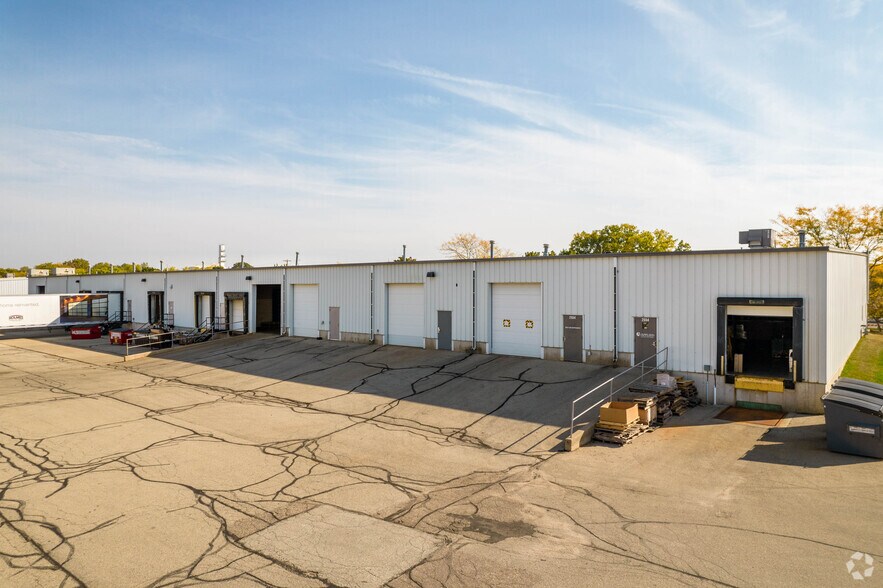 More Photos Of 2532-2550 Advance Rd, Madison Warehouse For Lease