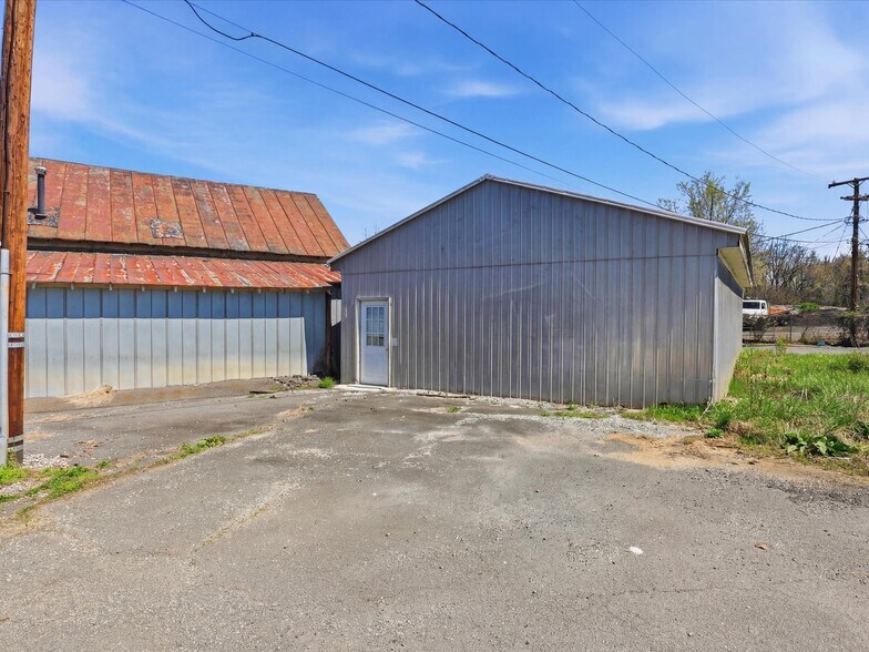 More Photos Of 151 E O St, Purcellville Office For Lease