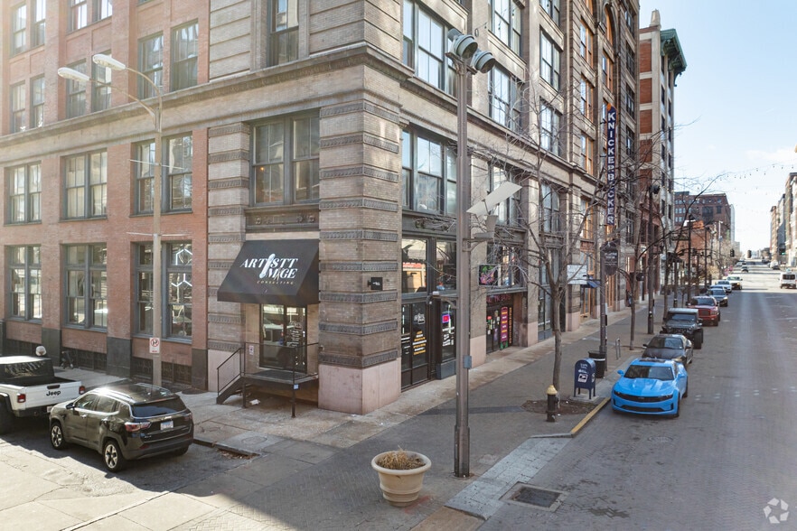 More Photos Of 1308 Washington Ave, Saint Louis Apartments For Lease