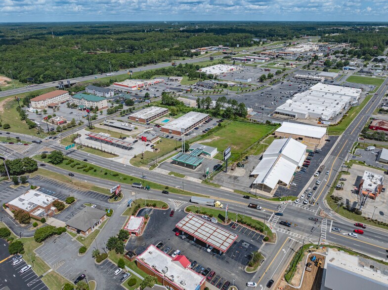 More Photos Of 805 7th St W, Tifton Service Station For Sale