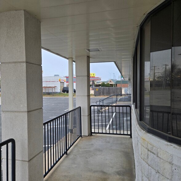 More Photos Of 3003 S Memorial Dr, Tulsa Auto Dealership For Sale