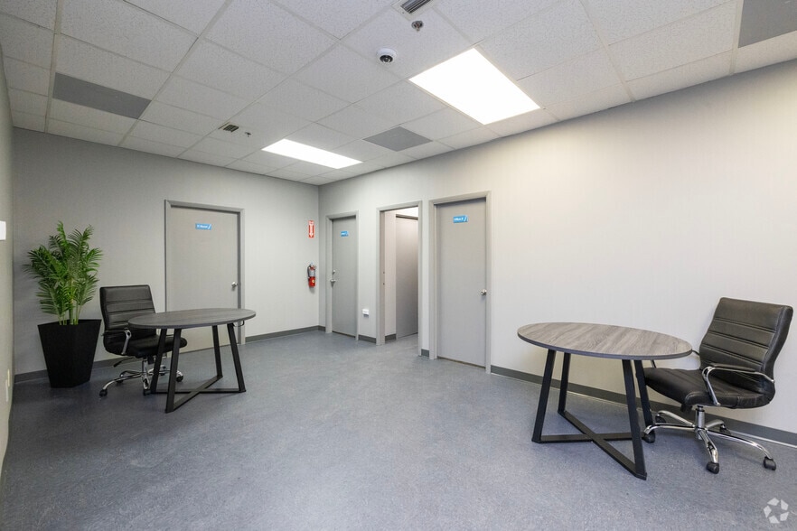 More Photos Of 5806 N 53rd St, Tampa Distribution For Lease